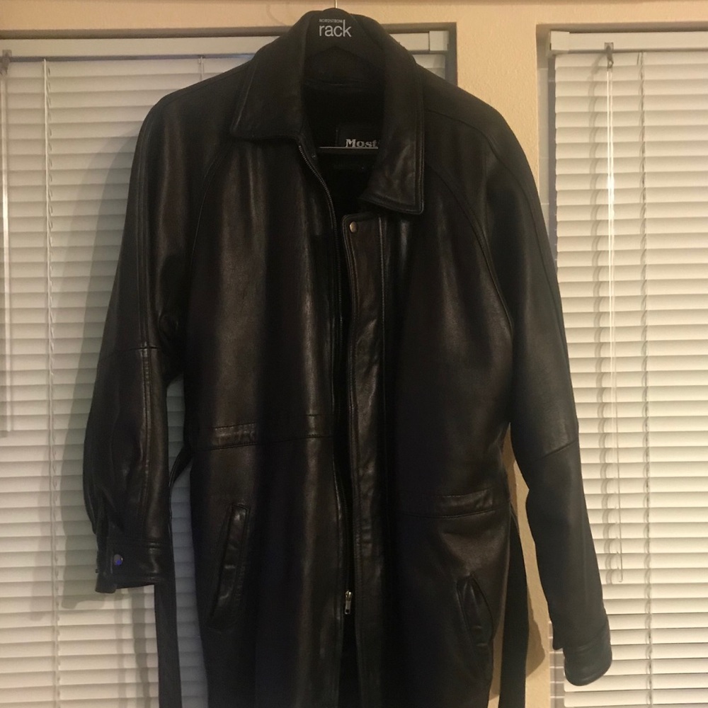 Men’s genuine leather Mostino overcoat. Size M.